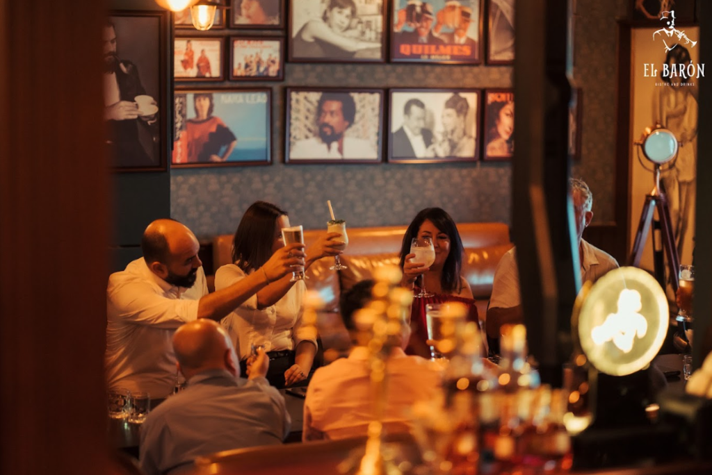 date night bar quận 7, bar cho couple