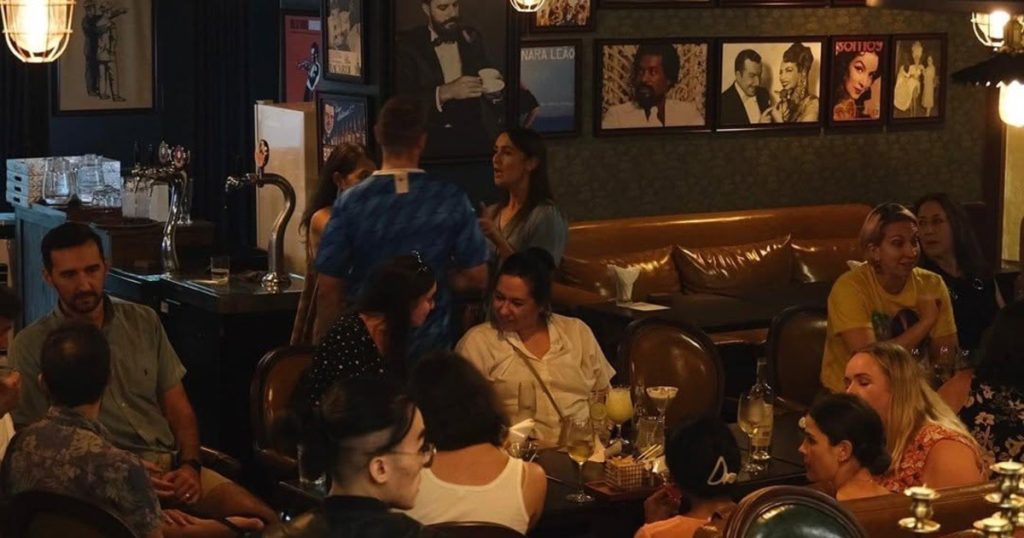What to Expect from a Lounge Bar in District 7